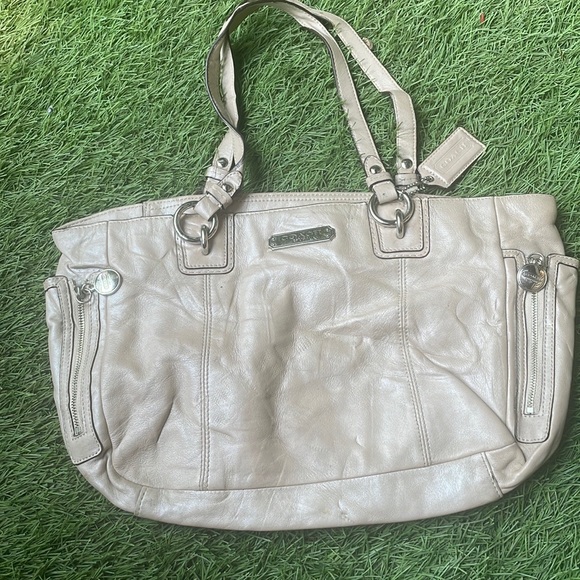 Authentic coach brand bag good condition - Picture 3 of 4